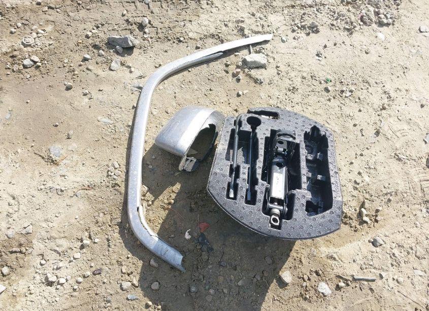 Photo 12 of 2015 Jeep Grand CHEROKEE ALTITUDE (VIN 1C4RJFAG3FC631481)