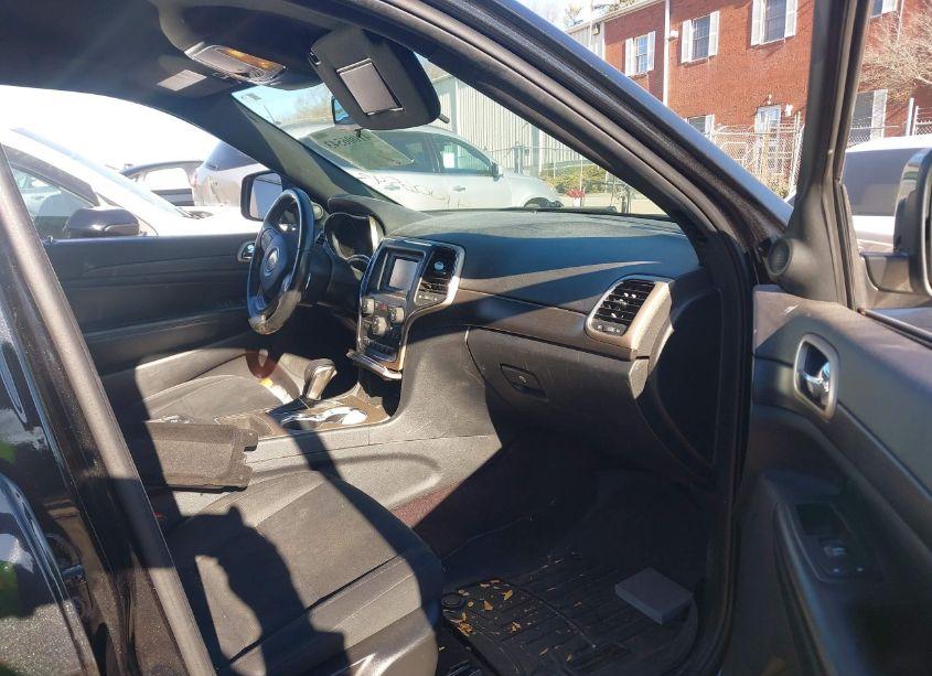 Photo 5 of 2016 Jeep Grand CHEROKEE LAREDO (VIN 1C4RJFAG3GC318089)