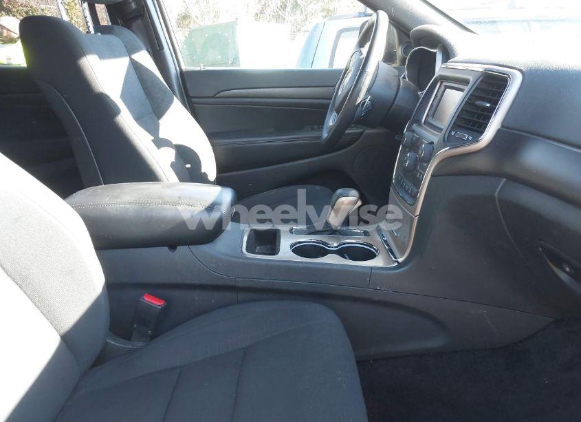 Photo 5 of 2016 Jeep Grand CHEROKEE LAREDO (VIN 1C4RJFAG3GC393648)