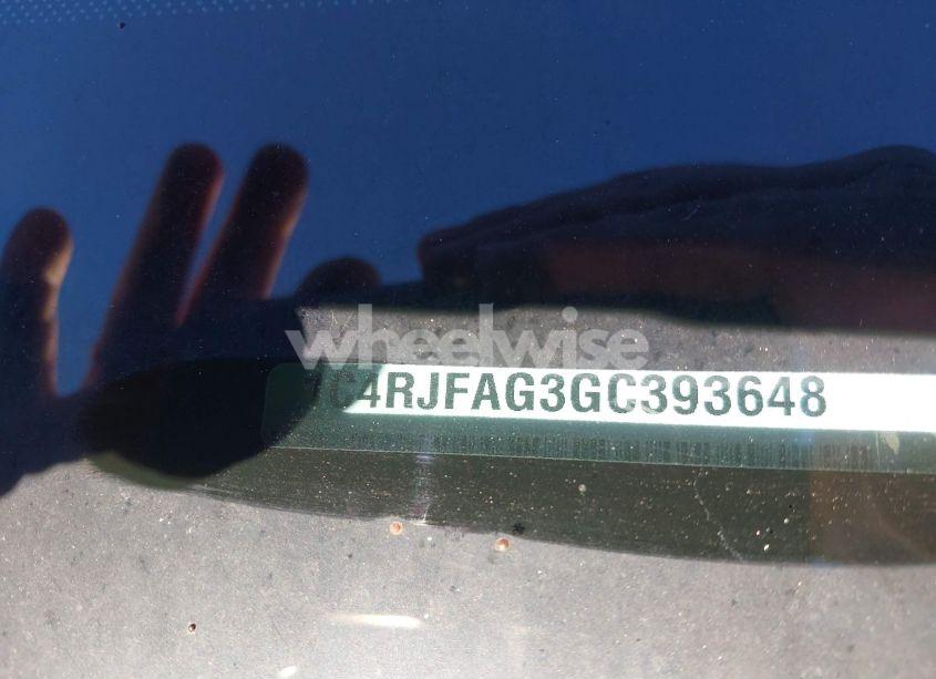 Photo 9 of 2016 Jeep Grand CHEROKEE LAREDO (VIN 1C4RJFAG3GC393648)