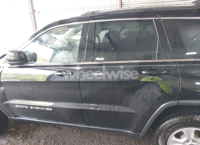 Photo 14 of 2017 Jeep Grand CHEROKEE LAREDO 4X4 (VIN 1C4RJFAG3HC624453)