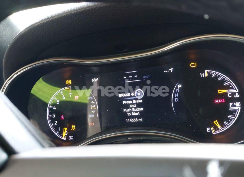 Photo 15 of 2017 Jeep Grand CHEROKEE LAREDO 4X4 (VIN 1C4RJFAG3HC624453)