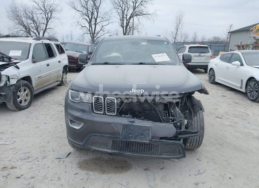 Photo 12 of 2017 Jeep Grand CHEROKEE LAREDO 4X4 (VIN 1C4RJFAG3HC742986)