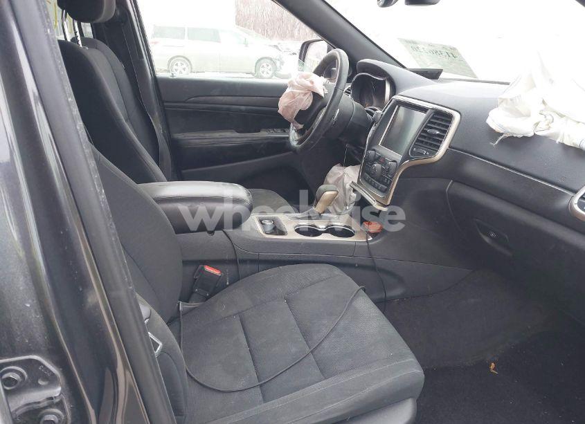 Photo 5 of 2017 Jeep Grand CHEROKEE LAREDO 4X4 (VIN 1C4RJFAG3HC742986)