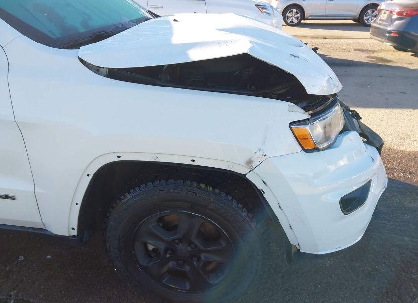 Photo 19 of 2017 Jeep Grand CHEROKEE LAREDO 4X4 (VIN 1C4RJFAG3HC912067)