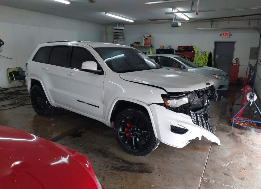 2017 Jeep Grand CHEROKEE ALTITUDE 4X4 (VIN 1C4RJFAG3HC938538) main photo