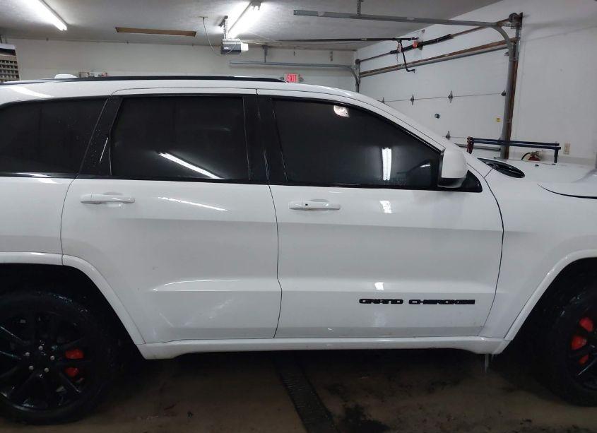 Photo 13 of 2017 Jeep Grand CHEROKEE ALTITUDE 4X4 (VIN 1C4RJFAG3HC938538)