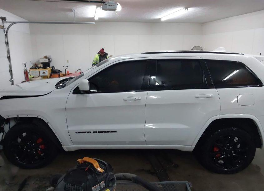Photo 14 of 2017 Jeep Grand CHEROKEE ALTITUDE 4X4 (VIN 1C4RJFAG3HC938538)