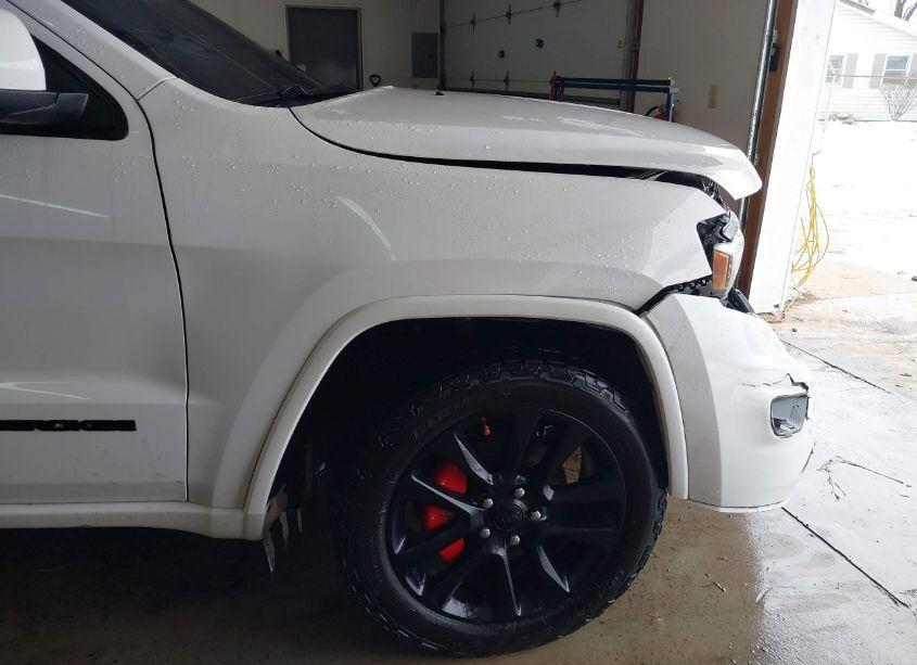 Photo 18 of 2017 Jeep Grand CHEROKEE ALTITUDE 4X4 (VIN 1C4RJFAG3HC938538)