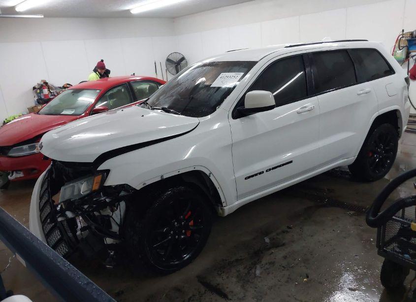 Photo 2 of 2017 Jeep Grand CHEROKEE ALTITUDE 4X4 (VIN 1C4RJFAG3HC938538)