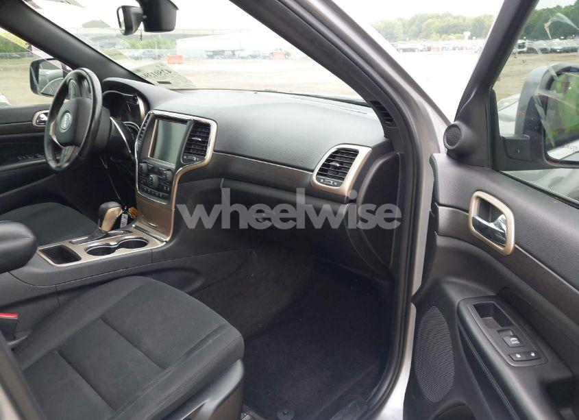 Photo 5 of 2017 Jeep Grand CHEROKEE LAREDO 4X4 (VIN 1C4RJFAG3HC963309)