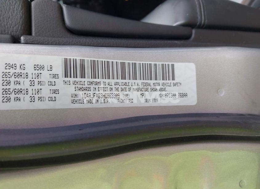 Photo 9 of 2017 Jeep Grand CHEROKEE LAREDO 4X4 (VIN 1C4RJFAG3HC963309)