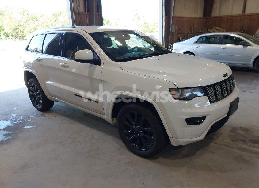 2018 Jeep Grand CHEROKEE ALTITUDE 4X4 (VIN 1C4RJFAG3JC120894) main photo
