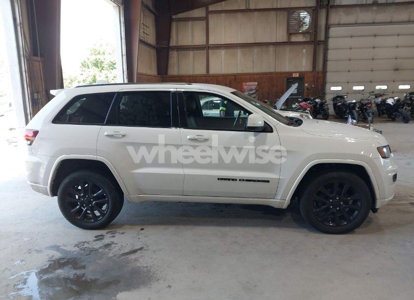 Photo 13 of 2018 Jeep Grand CHEROKEE ALTITUDE 4X4 (VIN 1C4RJFAG3JC120894)