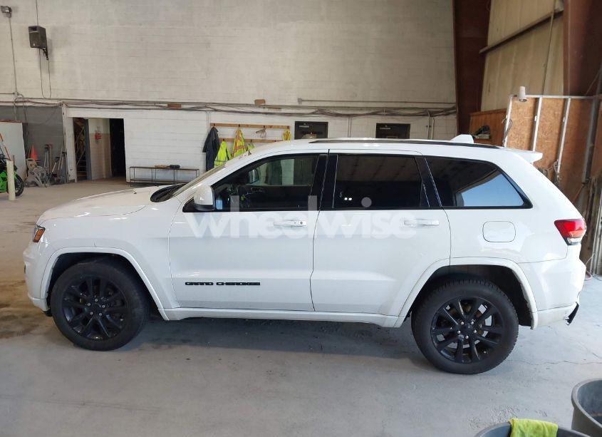 Photo 14 of 2018 Jeep Grand CHEROKEE ALTITUDE 4X4 (VIN 1C4RJFAG3JC120894)