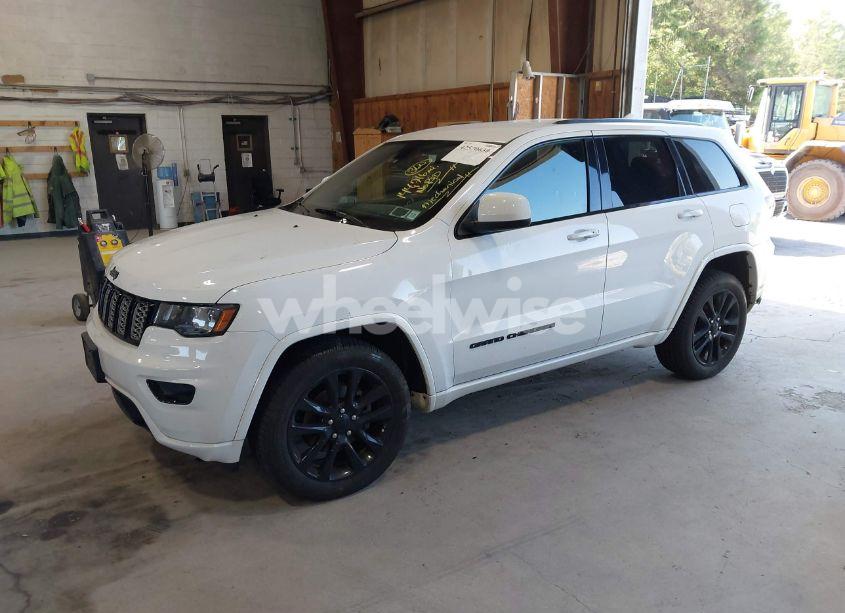 Photo 2 of 2018 Jeep Grand CHEROKEE ALTITUDE 4X4 (VIN 1C4RJFAG3JC120894)