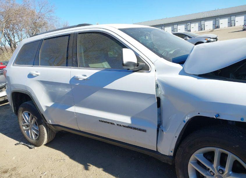 Photo 13 of 2018 Jeep Grand CHEROKEE LAREDO E 4X4 (VIN 1C4RJFAG3JC166337)