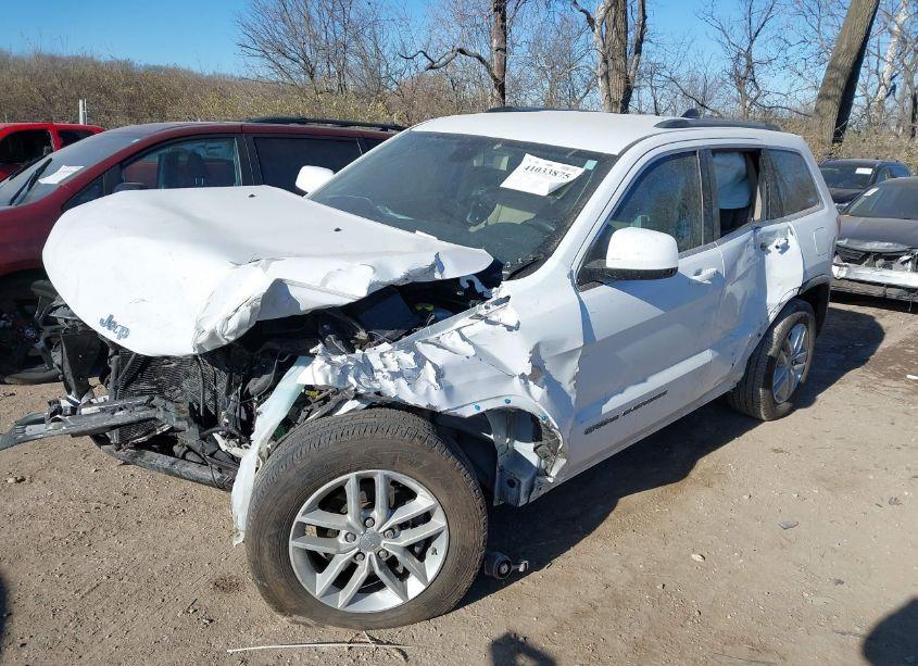 Photo 2 of 2018 Jeep Grand CHEROKEE LAREDO E 4X4 (VIN 1C4RJFAG3JC166337)