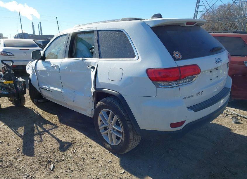 Photo 3 of 2018 Jeep Grand CHEROKEE LAREDO E 4X4 (VIN 1C4RJFAG3JC166337)