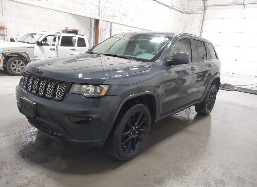 Photo 2 of 2018 Jeep Grand CHEROKEE ALTITUDE 4X4 (VIN 1C4RJFAG3JC177726)