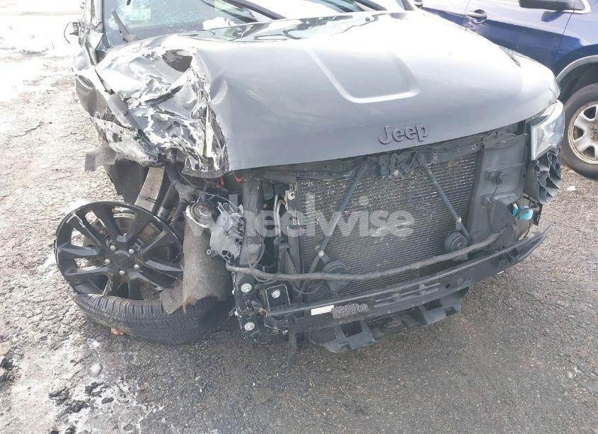 Photo 17 of 2018 Jeep Grand CHEROKEE ALTITUDE 4X4 (VIN 1C4RJFAG3JC273324)