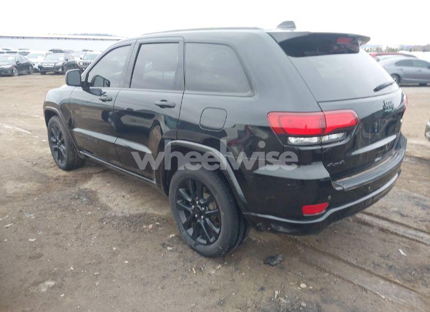 Photo 3 of 2018 Jeep Grand CHEROKEE ALTITUDE 4X4 (VIN 1C4RJFAG3JC305365)