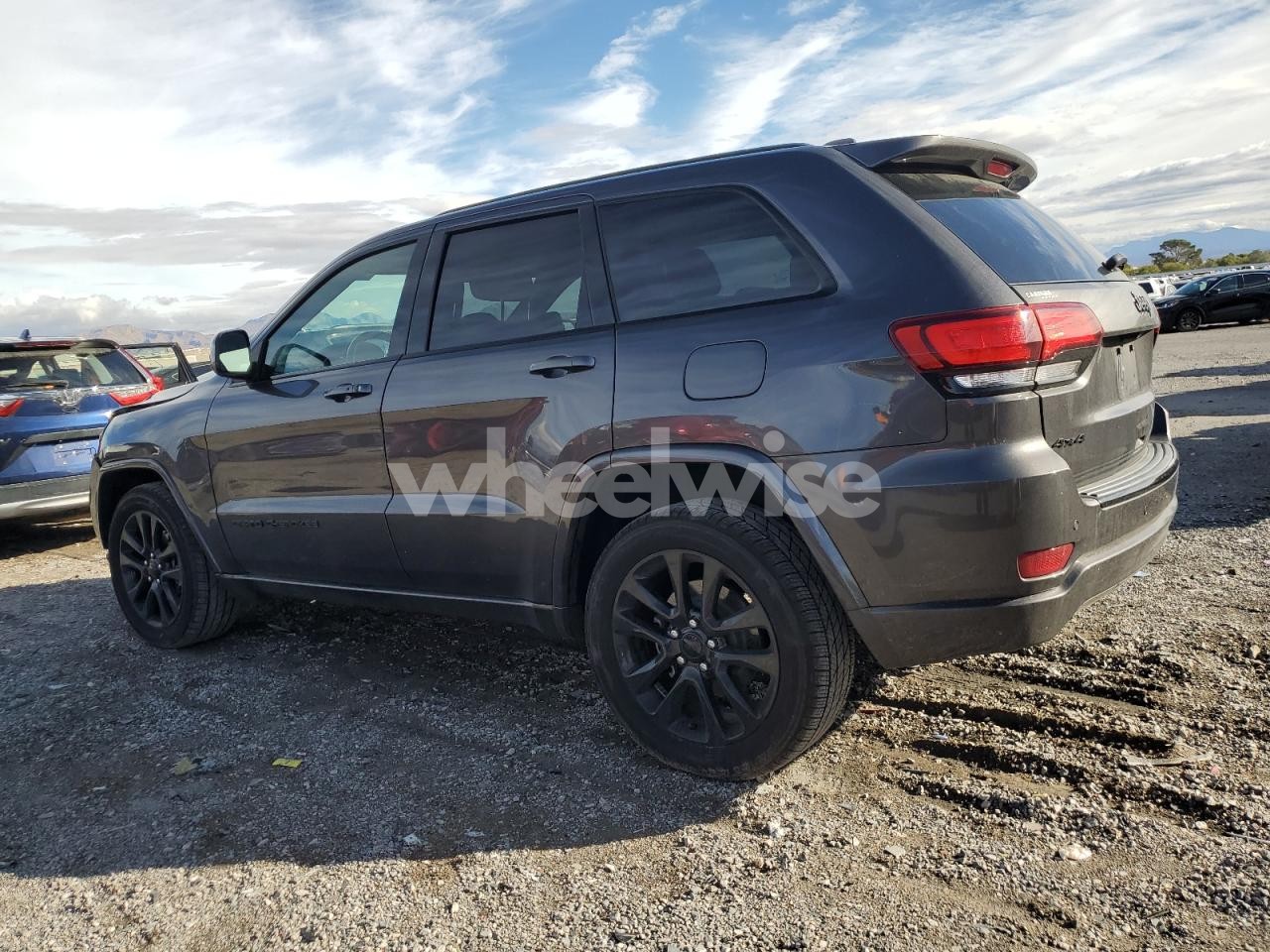 Photo 2 of 2018 JEEP GRAND CHEROKEE LAREDO (VIN 1C4RJFAG3JC332999)