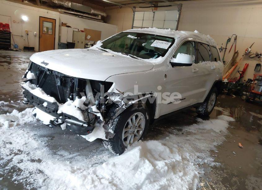 Photo 2 of 2018 Jeep Grand CHEROKEE LAREDO E 4X4 (VIN 1C4RJFAG3JC381426)