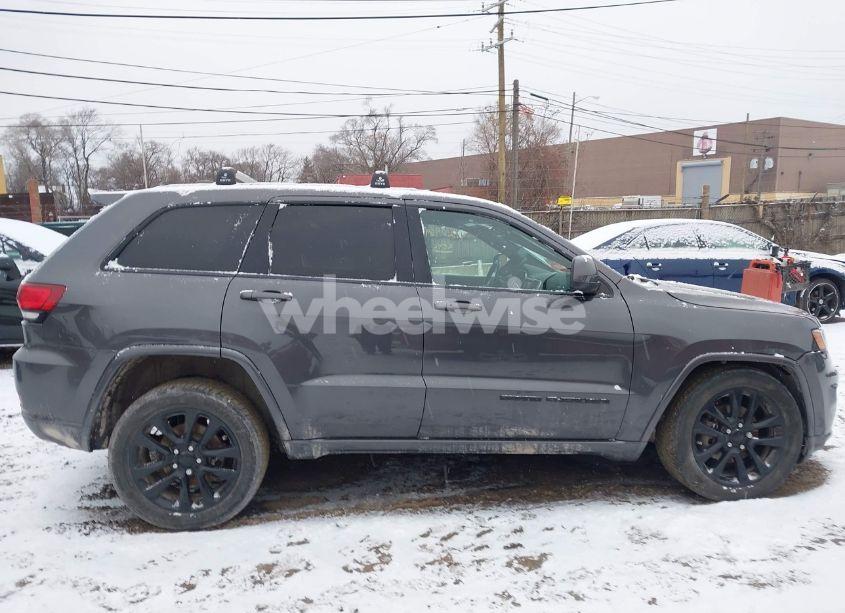 Photo 13 of 2018 Jeep Grand CHEROKEE LAREDO (VIN 1C4RJFAG3JC470249)