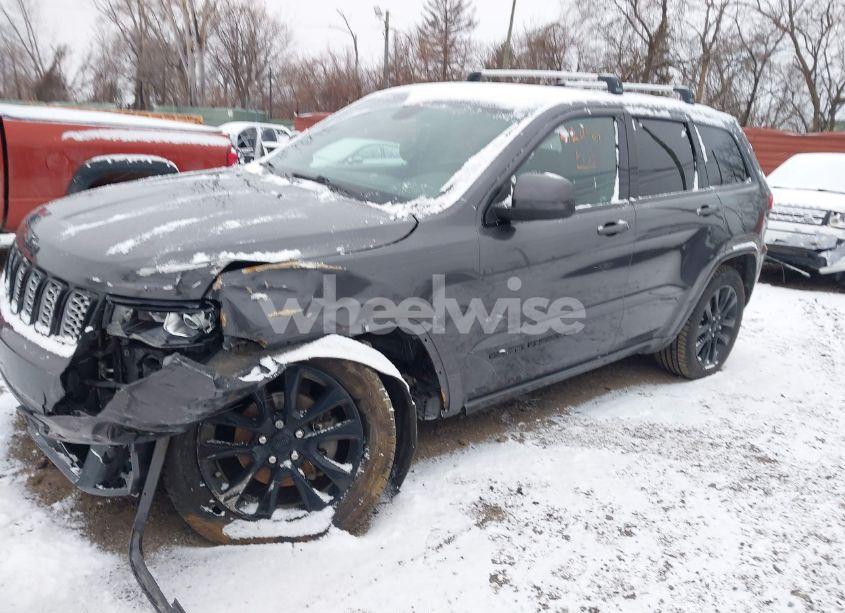 Photo 2 of 2018 Jeep Grand CHEROKEE LAREDO (VIN 1C4RJFAG3JC470249)