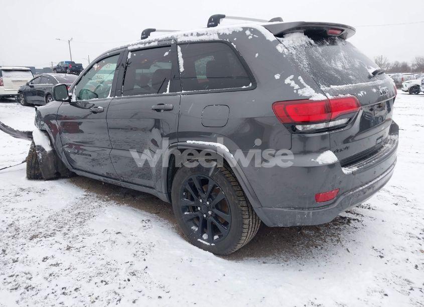 Photo 3 of 2018 Jeep Grand CHEROKEE LAREDO (VIN 1C4RJFAG3JC470249)