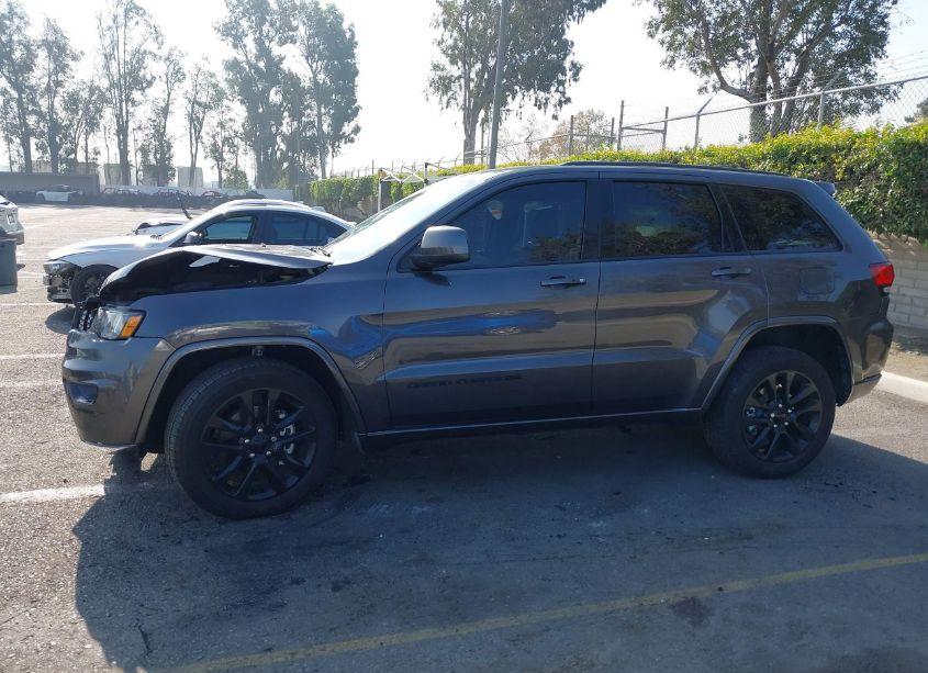 Photo 15 of 2018 Jeep Grand CHEROKEE ALTITUDE 4X4 (VIN 1C4RJFAG3JC501354)