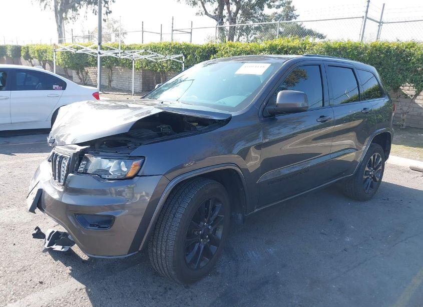 Photo 2 of 2018 Jeep Grand CHEROKEE ALTITUDE 4X4 (VIN 1C4RJFAG3JC501354)