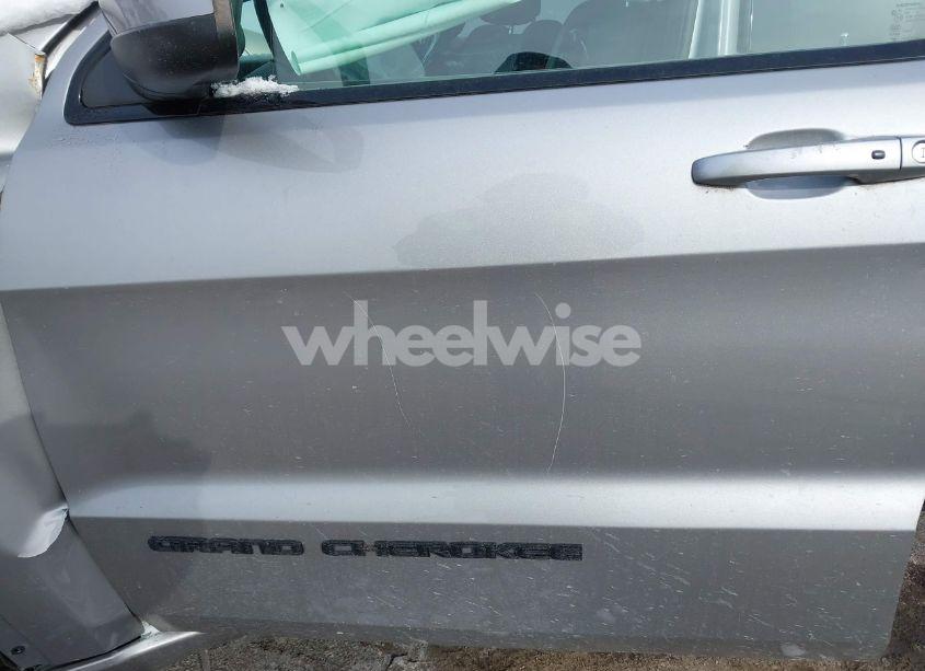 Photo 19 of 2019 Jeep Grand CHEROKEE ALTITUDE 4X4 (VIN 1C4RJFAG3KC588187)