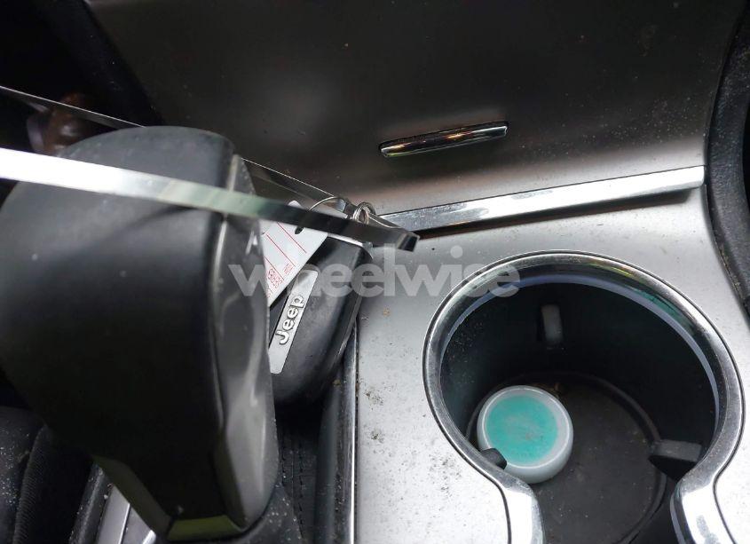 Photo 11 of 2019 Jeep Grand CHEROKEE LAREDO (VIN 1C4RJFAG3KC736922)