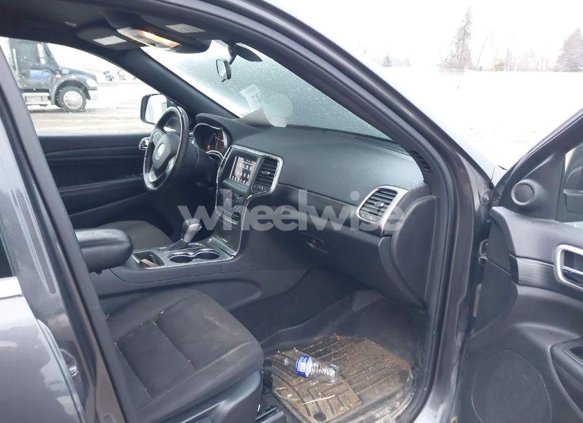 Photo 5 of 2019 Jeep Grand CHEROKEE LAREDO E 4X4 (VIN 1C4RJFAG3KC856008)