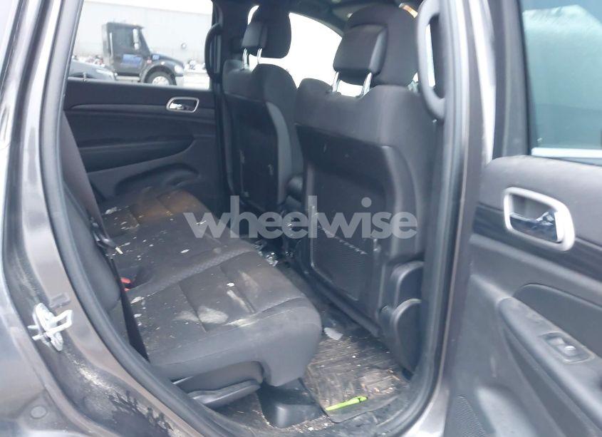 Photo 8 of 2019 Jeep Grand CHEROKEE LAREDO E 4X4 (VIN 1C4RJFAG3KC856008)