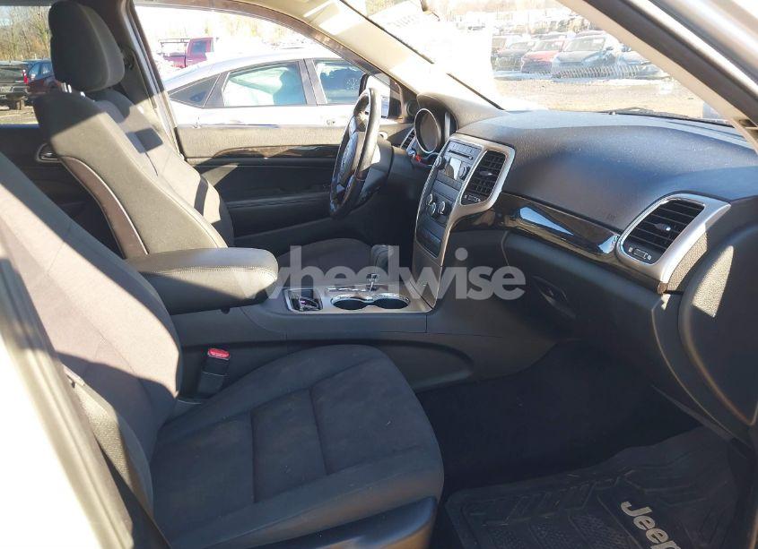 Photo 5 of 2012 Jeep Grand CHEROKEE LAREDO (VIN 1C4RJFAG4CC108580)