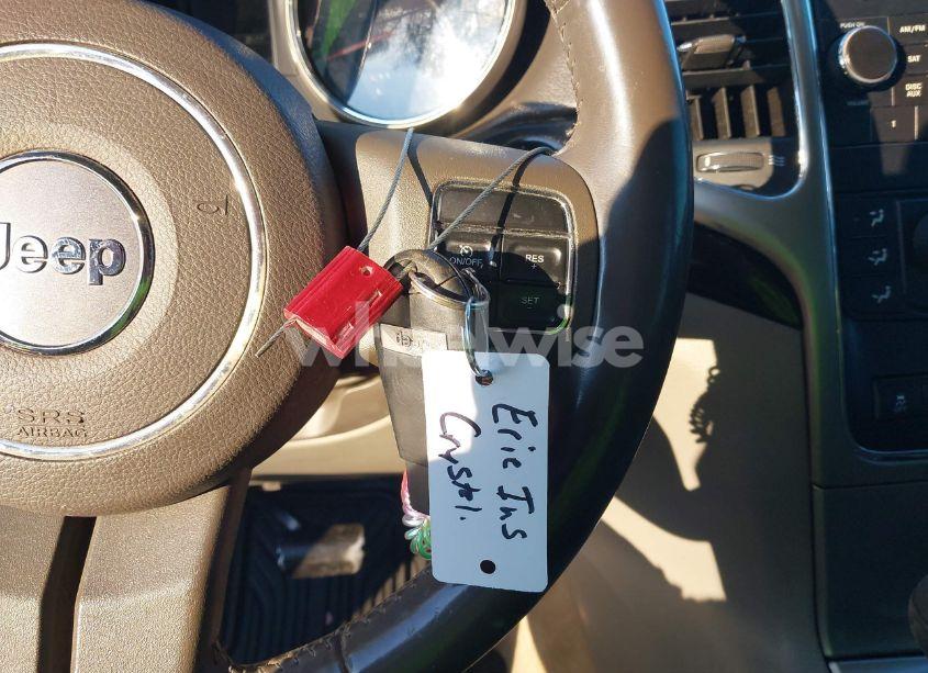 Photo 11 of 2012 Jeep Grand CHEROKEE LAREDO (VIN 1C4RJFAG4CC293648)