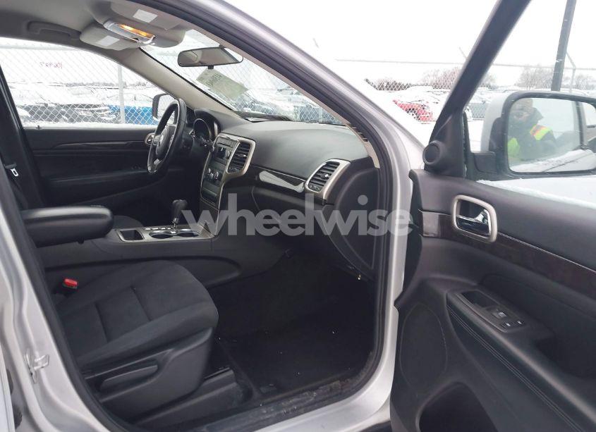 Photo 5 of 2013 Jeep Grand CHEROKEE LAREDO (VIN 1C4RJFAG4DC542659)