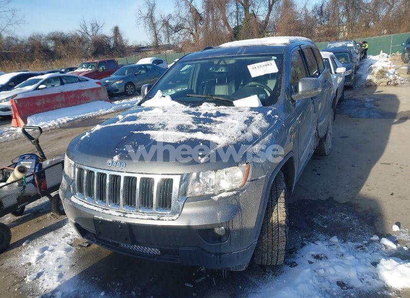 Photo 12 of 2013 Jeep Grand CHEROKEE LAREDO (VIN 1C4RJFAG4DC548638)