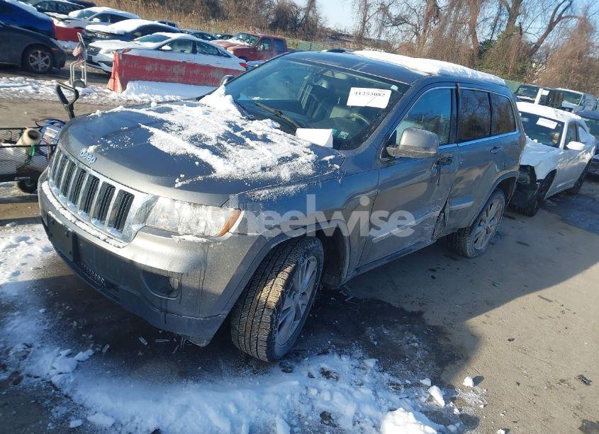 Photo 2 of 2013 Jeep Grand CHEROKEE LAREDO (VIN 1C4RJFAG4DC548638)