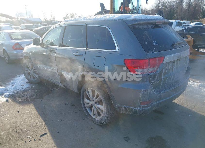 Photo 3 of 2013 Jeep Grand CHEROKEE LAREDO (VIN 1C4RJFAG4DC548638)