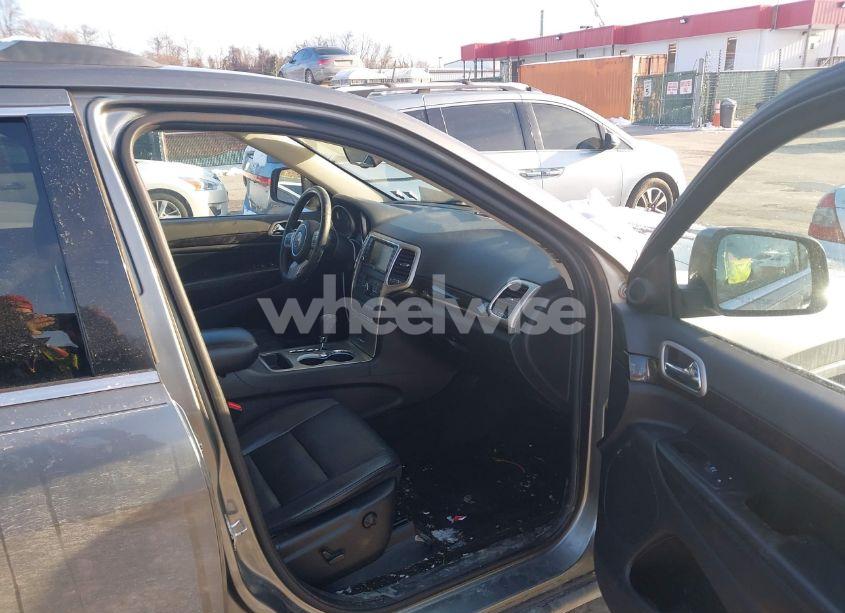 Photo 5 of 2013 Jeep Grand CHEROKEE LAREDO (VIN 1C4RJFAG4DC548638)