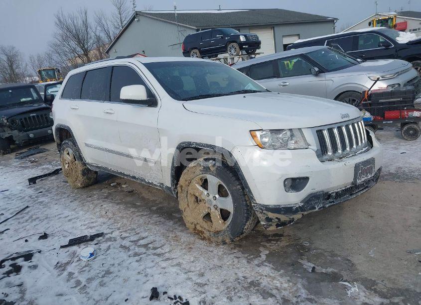 2013 Jeep Grand CHEROKEE LAREDO (VIN 1C4RJFAG4DC549031) main photo