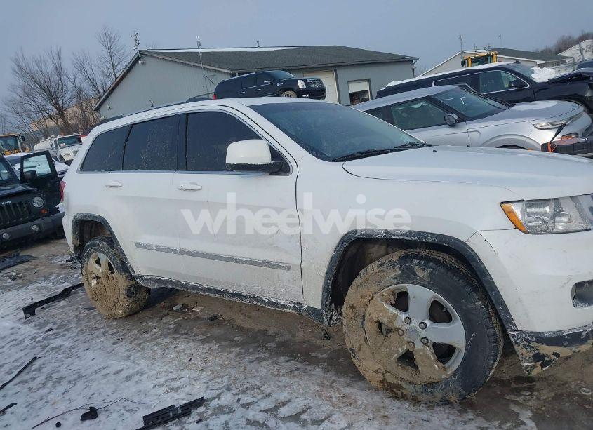 Photo 12 of 2013 Jeep Grand CHEROKEE LAREDO (VIN 1C4RJFAG4DC549031)