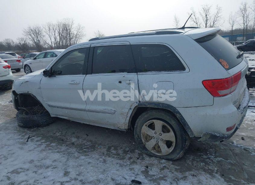 Photo 13 of 2013 Jeep Grand CHEROKEE LAREDO (VIN 1C4RJFAG4DC549031)