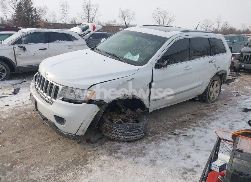 Photo 2 of 2013 Jeep Grand CHEROKEE LAREDO (VIN 1C4RJFAG4DC549031)