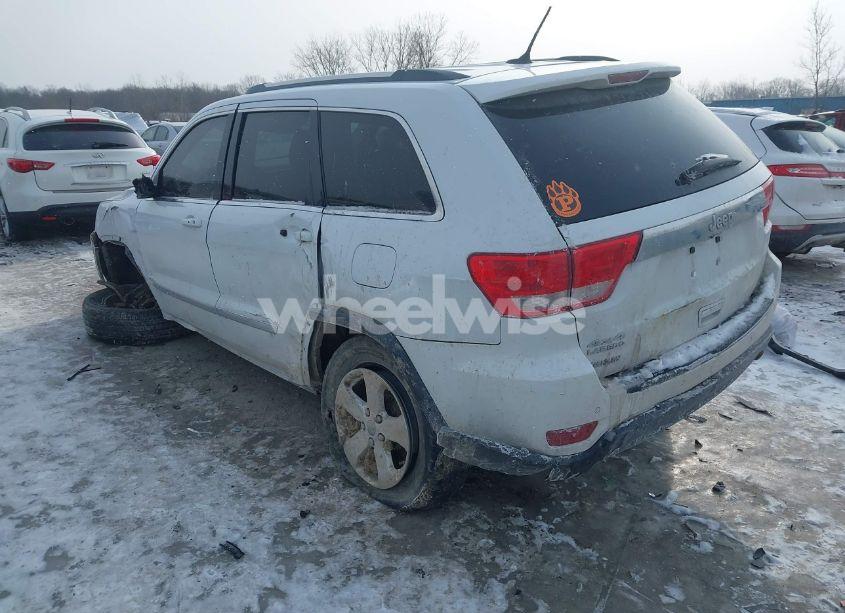 Photo 3 of 2013 Jeep Grand CHEROKEE LAREDO (VIN 1C4RJFAG4DC549031)