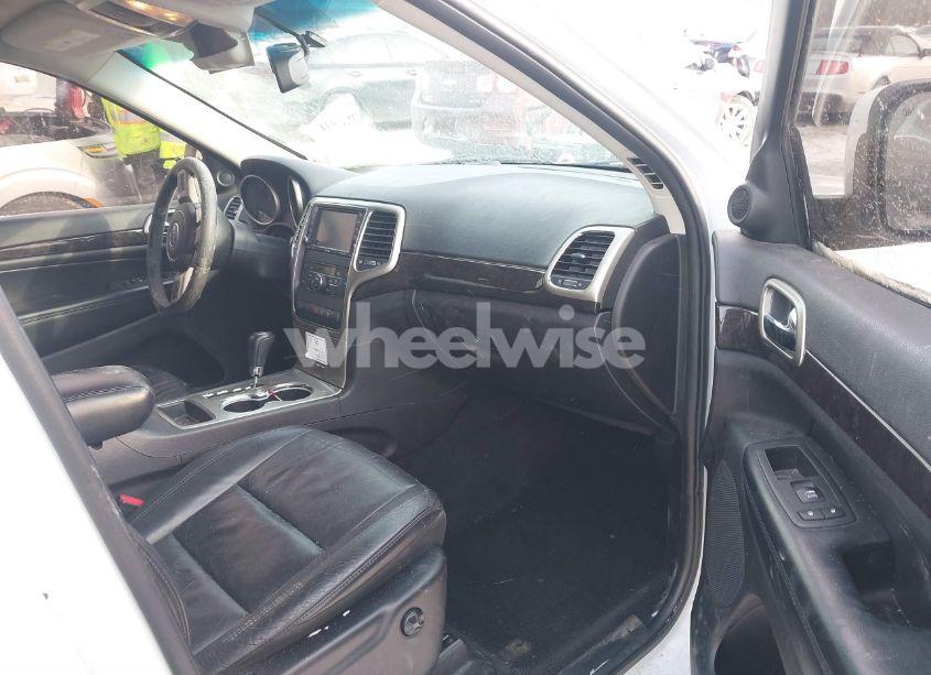 Photo 5 of 2013 Jeep Grand CHEROKEE LAREDO (VIN 1C4RJFAG4DC549031)